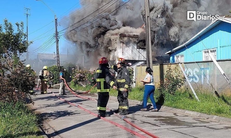 Se investigan las causas del incendio de vivienda en Valdivia