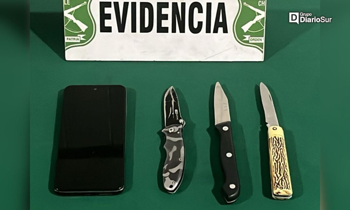 Tres detenidos portando armas blancas en la vía pública en Río Bueno
