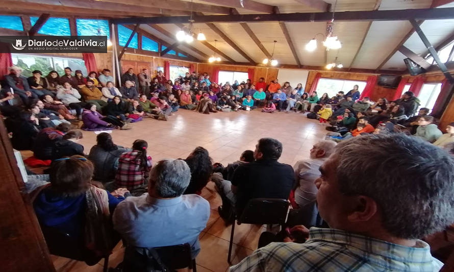 Comunidad costera de Valdivia pide nueva constitución y solución a demandas sociales